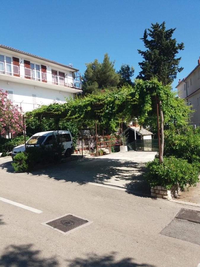 Apartment Viktoria Primosten Exterior photo