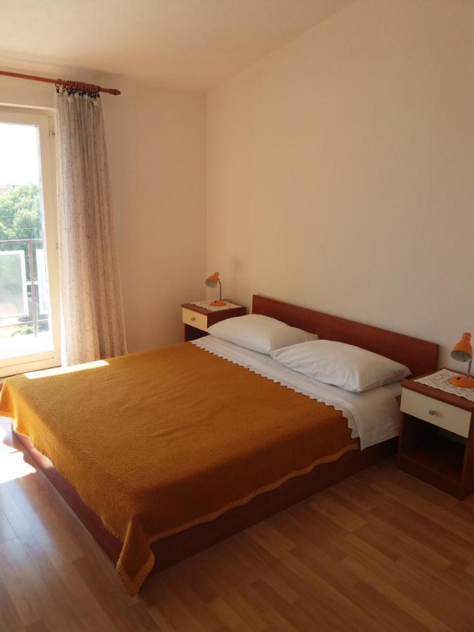 Apartment Viktoria Primosten Exterior photo